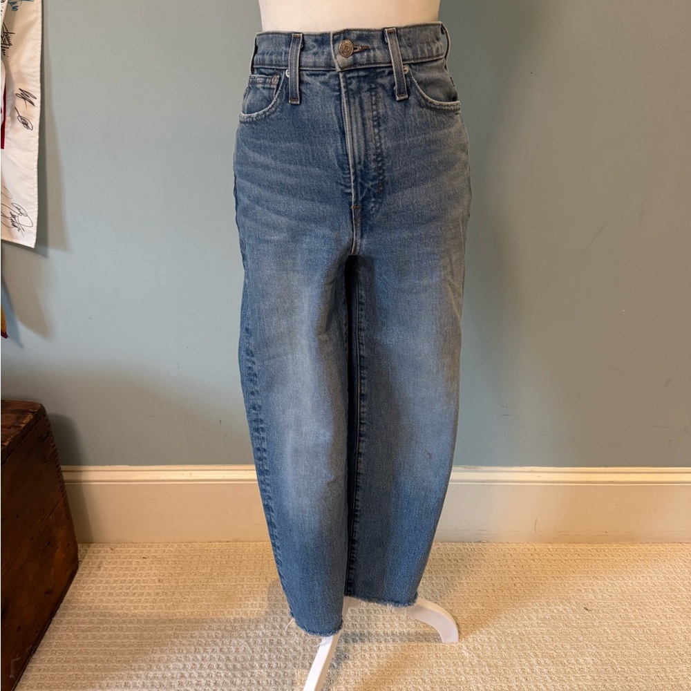 Madewell Vintage Wideleg Jean size 24